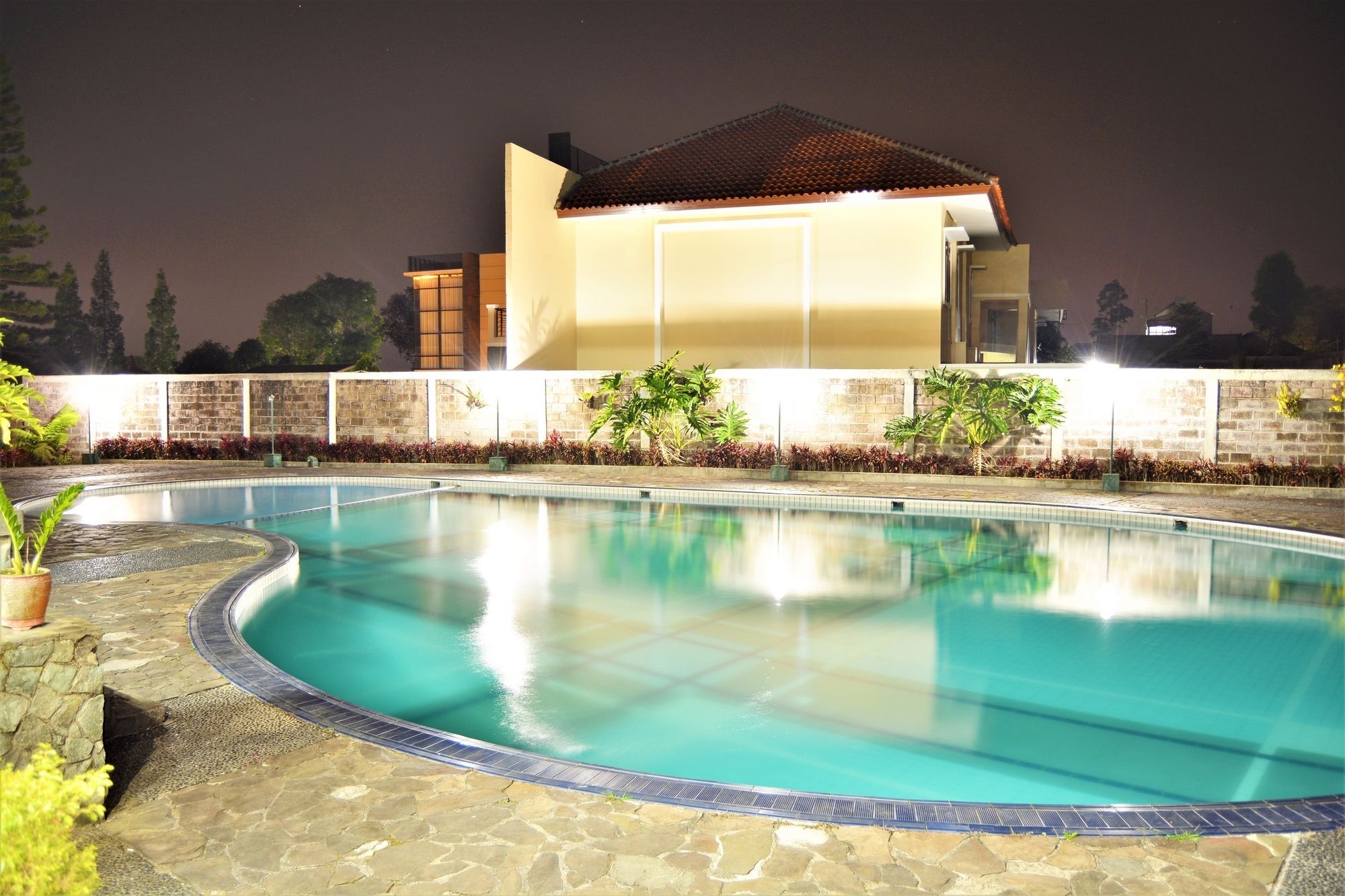 Zen Rooms Basic Cipanas Km.78 Exterior foto